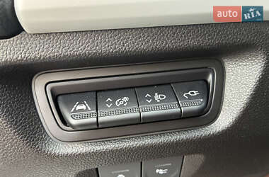 Хэтчбек Renault Zoe 2021 в 