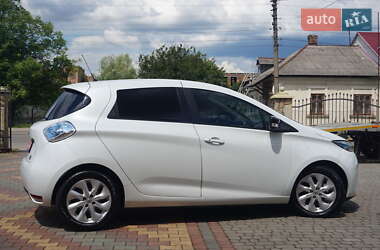 Хетчбек Renault Zoe 2016 в 