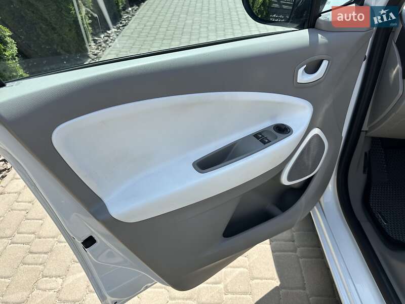 Хэтчбек Renault Zoe 2015 в Сумах