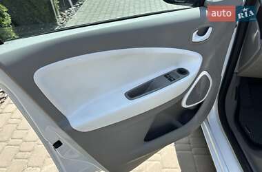 Хэтчбек Renault Zoe 2015 в 