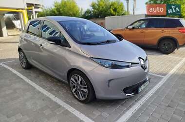 Хэтчбек Renault Zoe 2015 в 