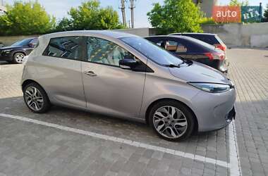 Хэтчбек Renault Zoe 2015 в 