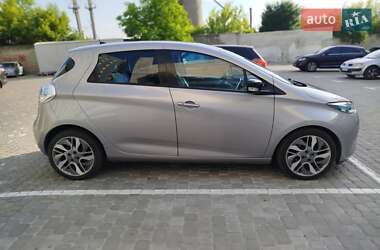 Хэтчбек Renault Zoe 2015 в 