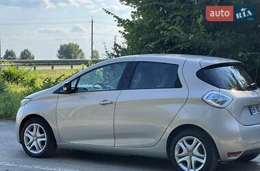 Хэтчбек Renault Zoe 2017 в 