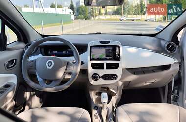 Хэтчбек Renault Zoe 2017 в 