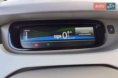 Хэтчбек Renault Zoe 2017 в 