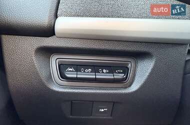 Хэтчбек Renault Zoe 2020 в 