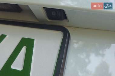 Хэтчбек Renault Zoe 2021 в 