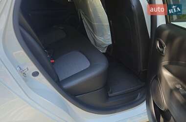 Хэтчбек Renault Zoe 2021 в 