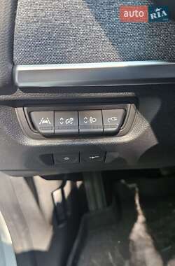 Хэтчбек Renault Zoe 2021 в 