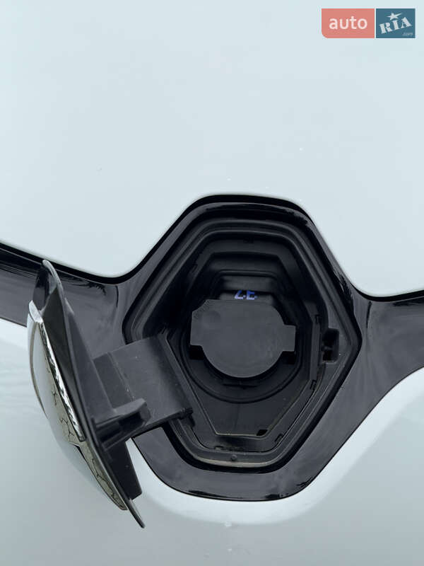 Хэтчбек Renault Zoe 2016 в Дубно