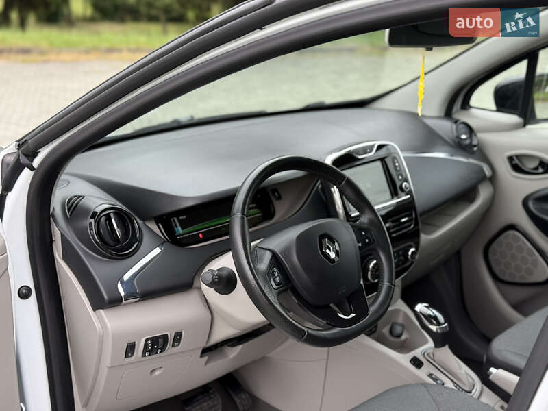 Хэтчбек Renault Zoe 2016 в Дубно