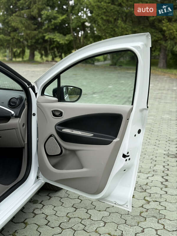 Хэтчбек Renault Zoe 2016 в Дубно