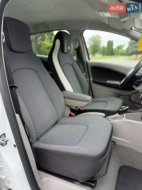 Хэтчбек Renault Zoe 2016 в Дубно