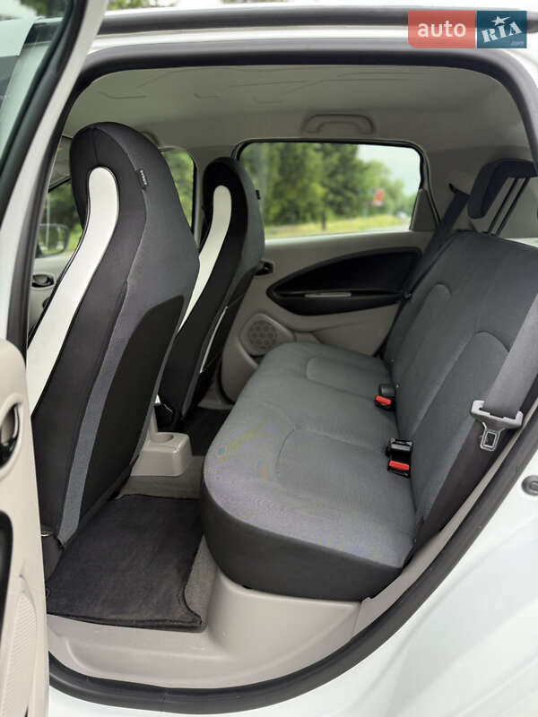 Хэтчбек Renault Zoe 2016 в Дубно