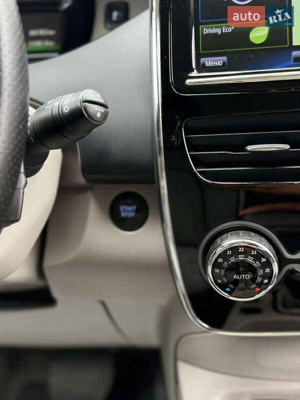 Хэтчбек Renault Zoe 2016 в Дубно