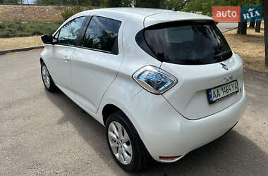 Хетчбек Renault Zoe 2016 в 