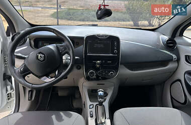 Хетчбек Renault Zoe 2016 в 