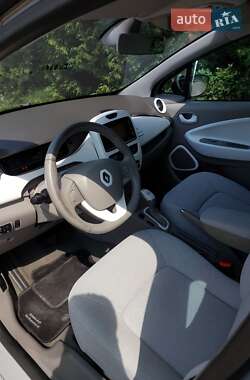 Хэтчбек Renault Zoe 2015 в 