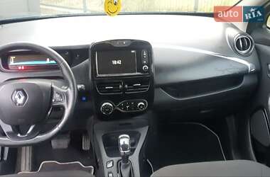 Хетчбек Renault Zoe 2017 в 