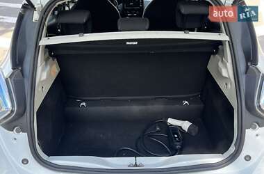 Хэтчбек Renault Zoe 2017 в 