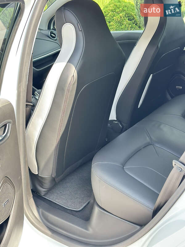Хетчбек Renault Zoe 2019 в Дніпрі
