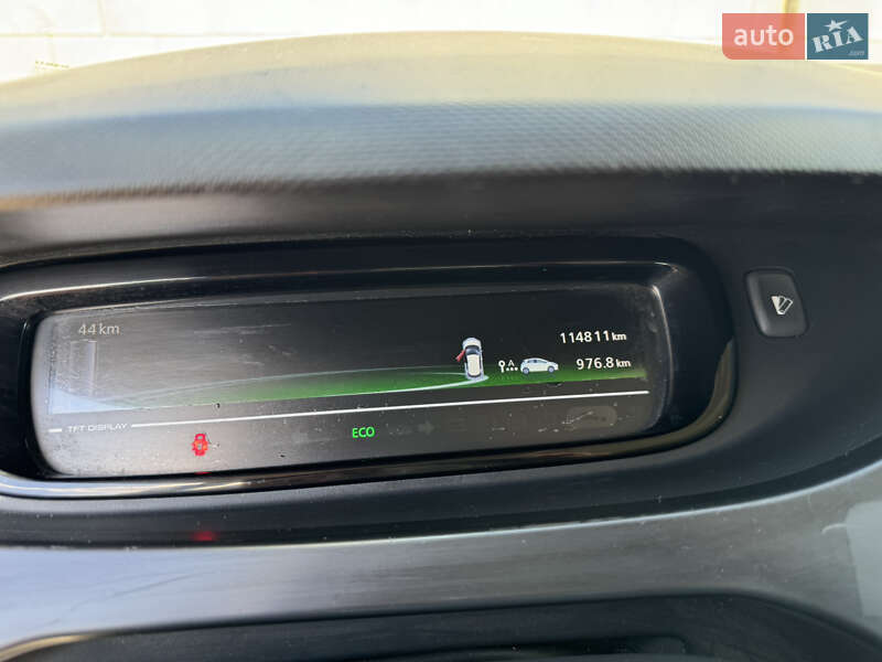Хэтчбек Renault Zoe 2018 в Сарнах