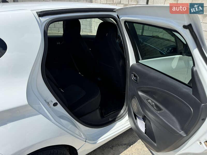 Хэтчбек Renault Zoe 2018 в Сарнах
