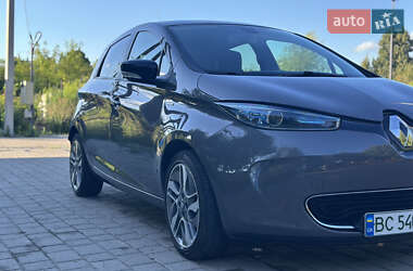 Хетчбек Renault Zoe 2016 в 