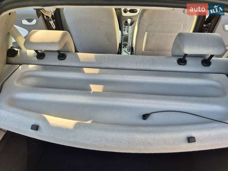 Хетчбек Renault Zoe 2014 в Запоріжжі