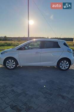 Хэтчбек Renault Zoe 2012 в 