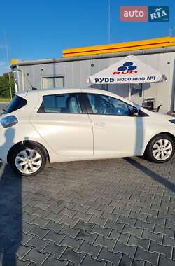 Хэтчбек Renault Zoe 2012 в 