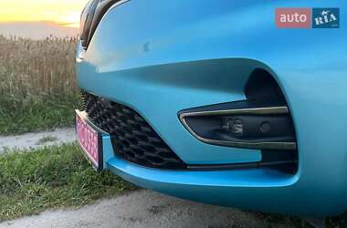 Хэтчбек Renault Zoe 2021 в 