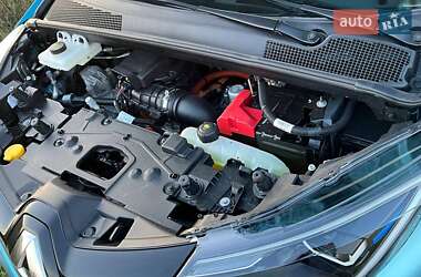 Хэтчбек Renault Zoe 2021 в 