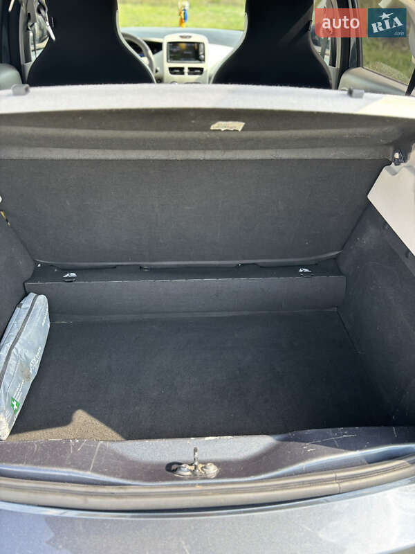 Хэтчбек Renault Zoe 2018 в Киеве фото 33 Хэтчбек Renault Zoe 2018 в Киеве