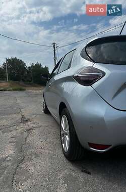 Хэтчбек Renault Zoe 2021 в 
