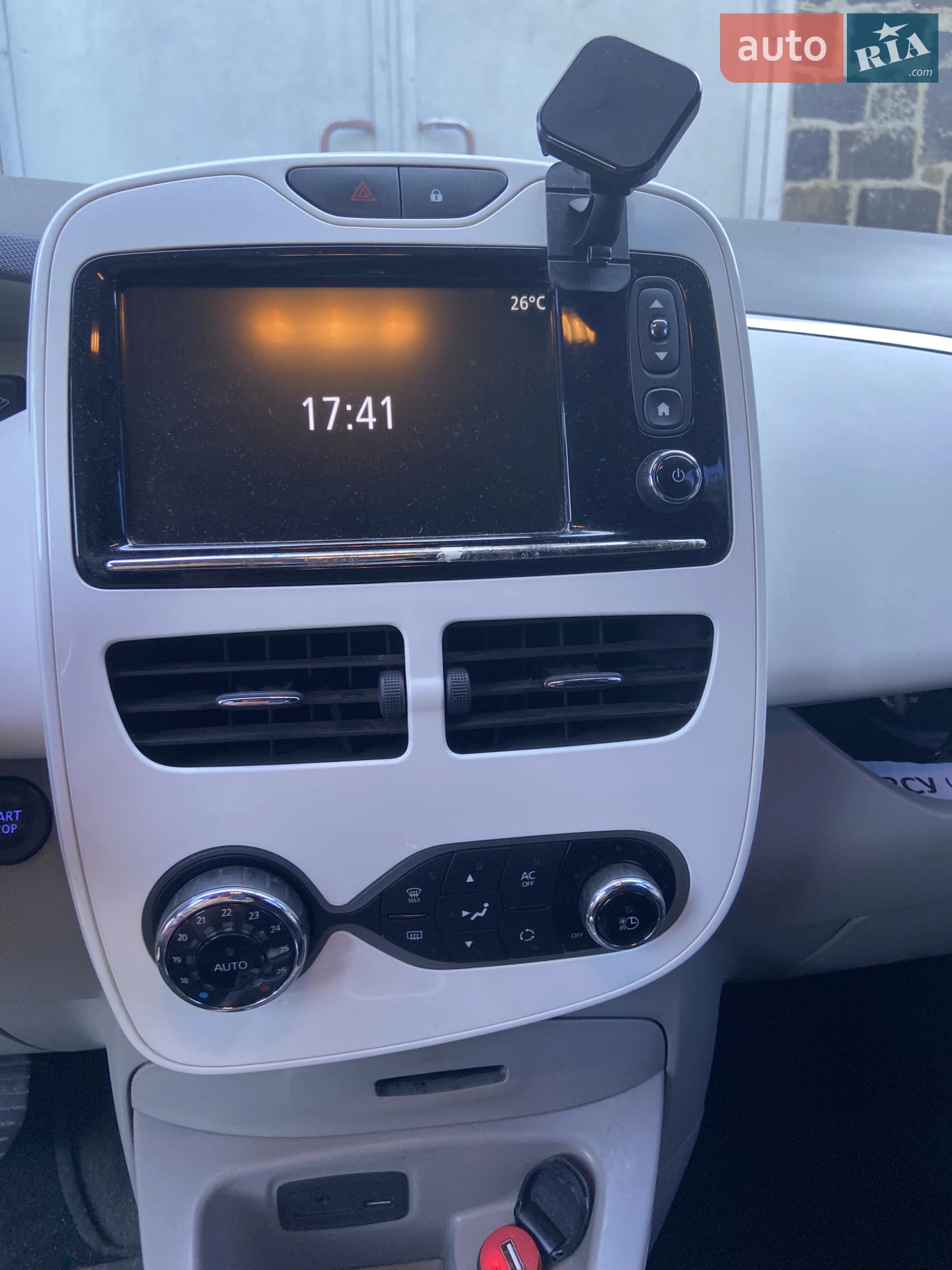2015 Renault ZOE - мініатюра 15