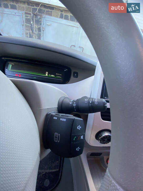 Хэтчбек Renault Zoe 2015 в Ровно фото 23 Хэтчбек Renault Zoe 2015 в Ровно