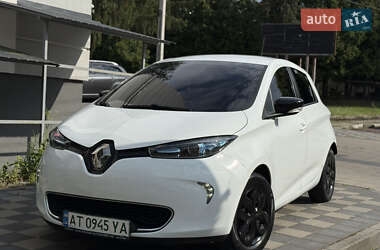 Хэтчбек Renault Zoe 2015 в 