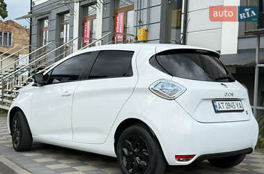 Хэтчбек Renault Zoe 2015 в 