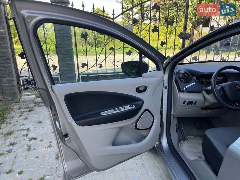 Хэтчбек Renault Zoe 2015 в Львове