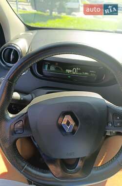Хэтчбек Renault Zoe 2018 в 