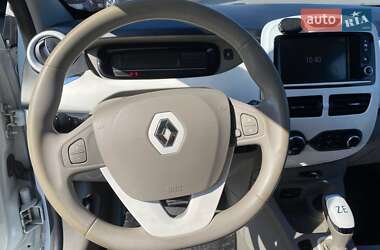 Хэтчбек Renault Zoe 2015 в 