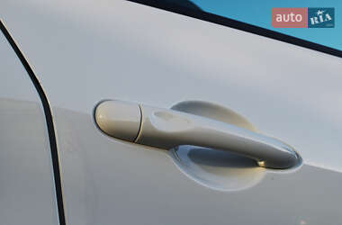 Хэтчбек Renault Zoe 2021 в 