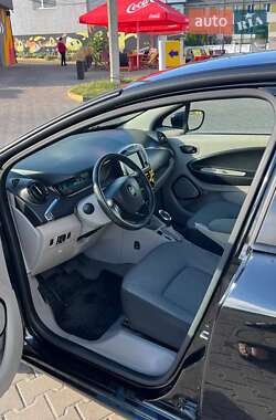 Хэтчбек Renault Zoe 2016 в 