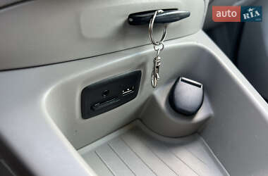 Хэтчбек Renault Zoe 2013 в 