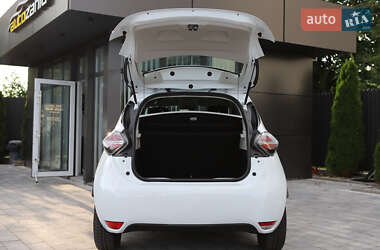 Хэтчбек Renault Zoe 2022 в 