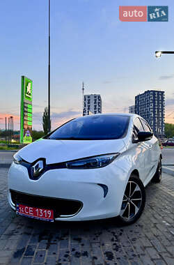 Хэтчбек Renault Zoe 2017 в 