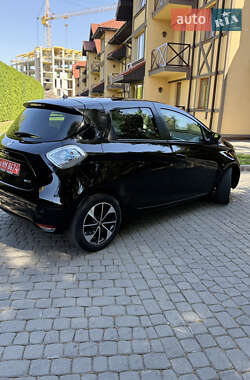 Хэтчбек Renault Zoe 2017 в 