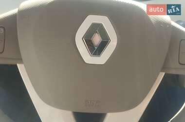 Хэтчбек Renault Zoe 2019 в 